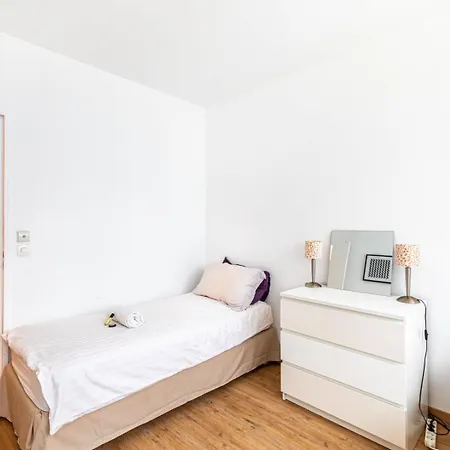 Appartamento Guestready - Au Calme à Belleville Parigi